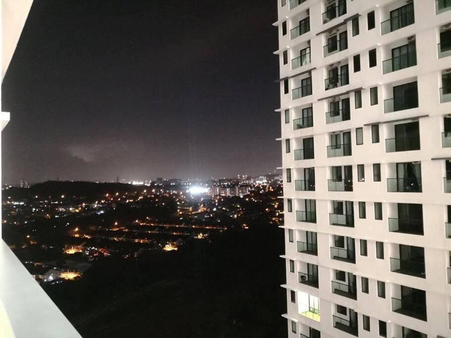 באנגי Hidayah Homestay Near Ukm And Ktm Station With High Speed Wifi - Pool & River View מראה חיצוני תמונה