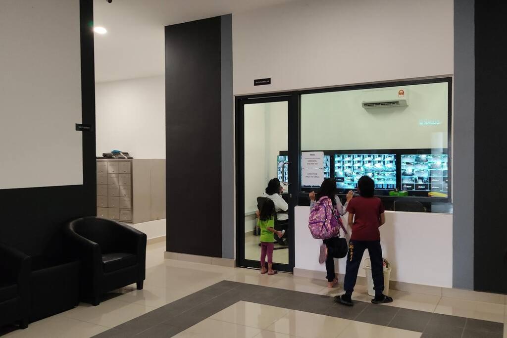 באנגי Hidayah Homestay Near Ukm And Ktm Station With High Speed Wifi - Pool & River View מראה חיצוני תמונה