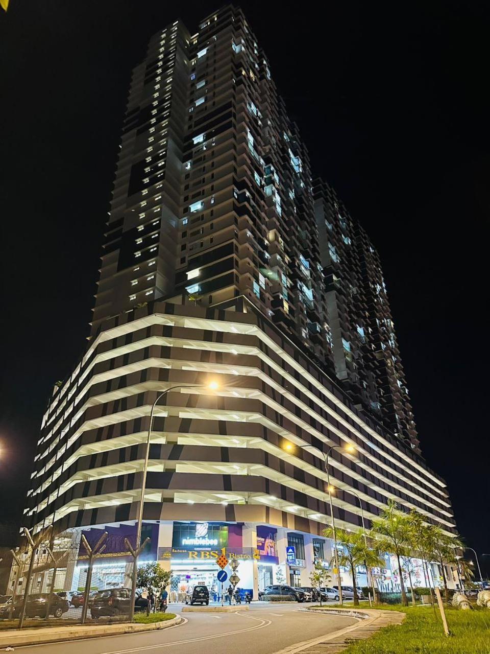 באנגי Hidayah Homestay Near Ukm And Ktm Station With High Speed Wifi - Pool & River View מראה חיצוני תמונה